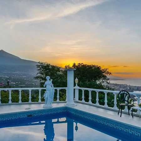 Relaxing Heated Pool Luxurious Views Massage Villa