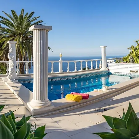 Villa Relaxing Heated Pool Luxurious Views Massage