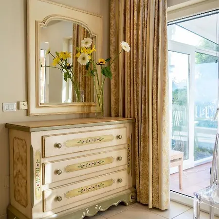 Relaxing Heated Pool Luxurious Views Massage Villa