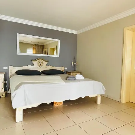 Relaxing Heated Pool Luxurious Views Massage *