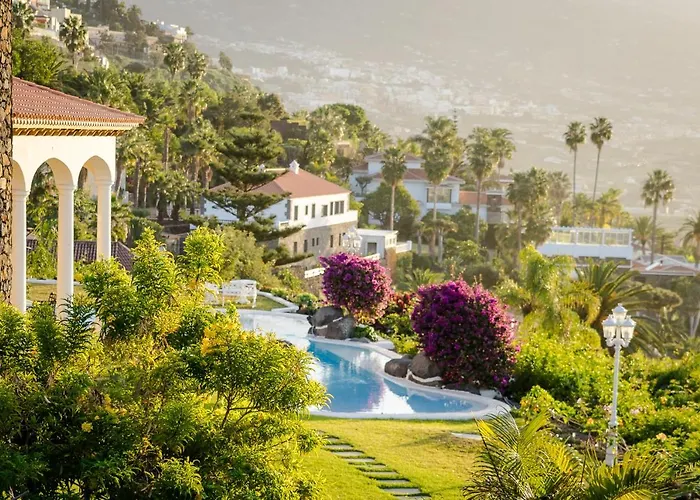 Relaxing Heated Pool Luxurious Views Massage Villa