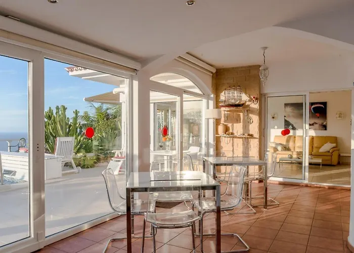 Relaxing Heated Pool Luxurious Views Massage Villa