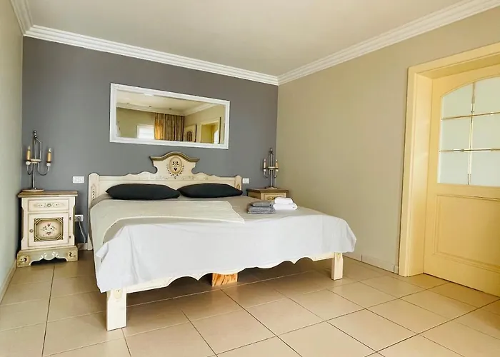 Relaxing Heated Pool Luxurious Views Massage *