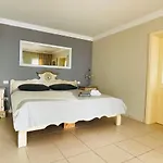 Relaxing Heated Pool Luxurious Views Massage *
