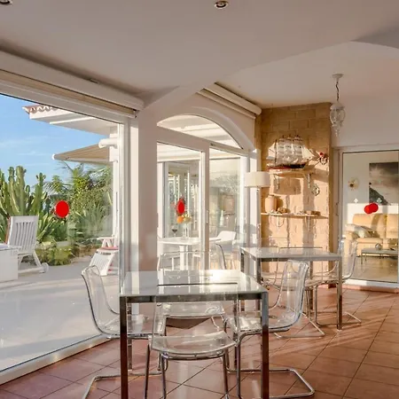 Relaxing Heated Pool Luxurious Views Massage Villa