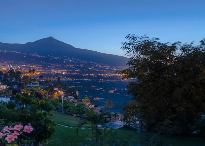 Relaxing Heated Pool Luxurious Views Massage ヴィラ *