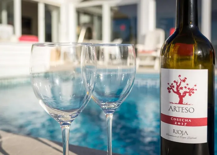 Relaxing Heated Pool Luxurious Views Massage *